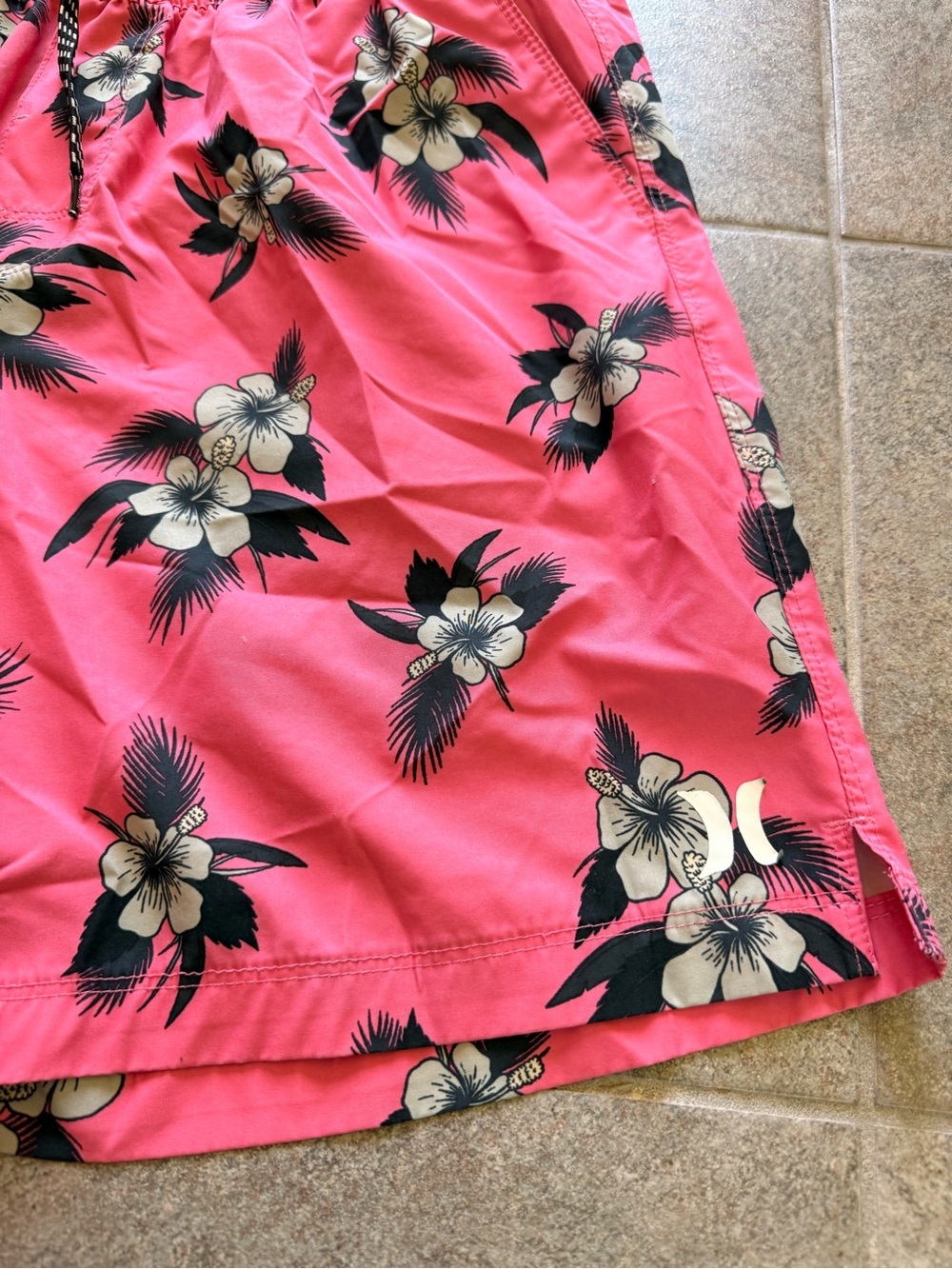 Men's Hurley Pink and Black Floral Swim Trunks Board Shorts - Picture 2 of 5